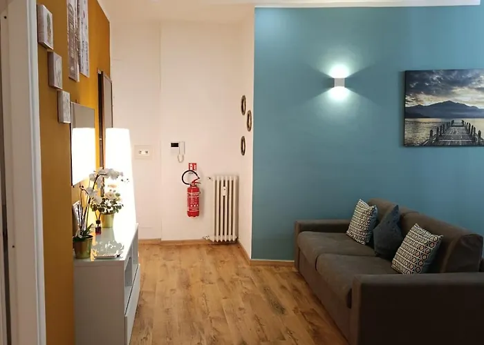 לינה וארוחת בוקר Casa Flores רומא